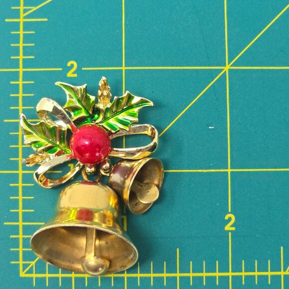 Vintage Gerry’s Christmas Jingle Bells Brooch Holly Leaves Red Berry Pin - Picture 5 of 7